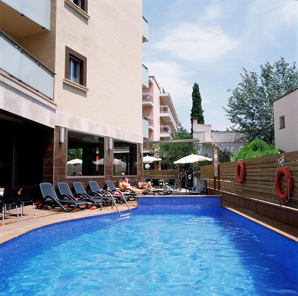Tossa Beach Center Тоса де Мар Екстериор снимка